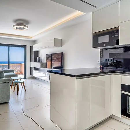 Terrace Paradise Court & Sea View Апартаменти *