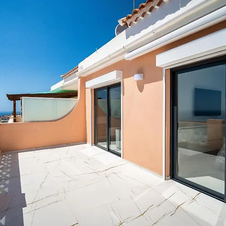 Апартаменти Terrace Paradise Court & Sea View Адехе