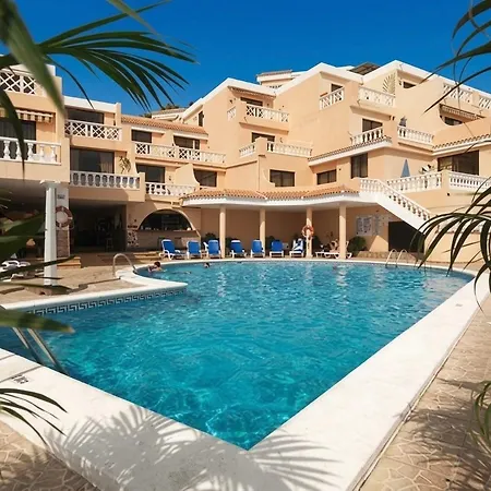 Апартаменти Terrace Paradise Court & Sea View