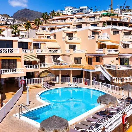 Апартаменти Terrace Paradise Court & Sea View Адехе